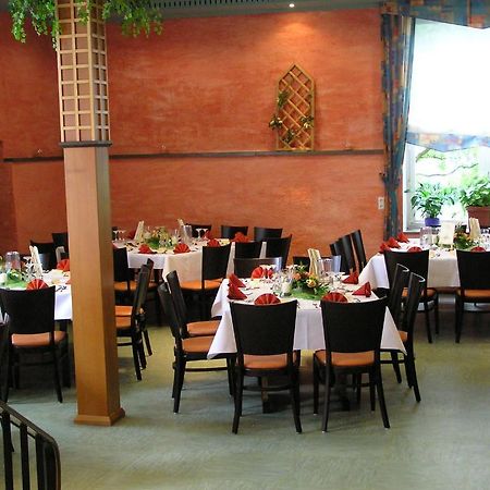 Hotel Pfaffenhof Lich Екстериор снимка