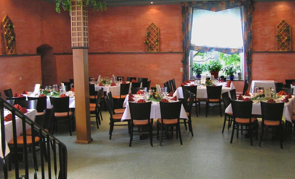 Hotel Pfaffenhof Lich Екстериор снимка